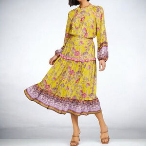 Size M Anthropologie Current Air Long Sleeve Round Neck Cut Out Detail Floral Mi